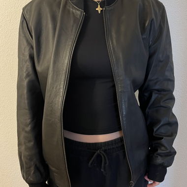 Veste en cuir noire