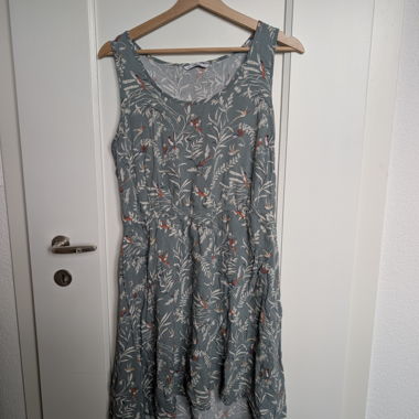 ONLY Kleid mit Vogelprint, Grösse 40
