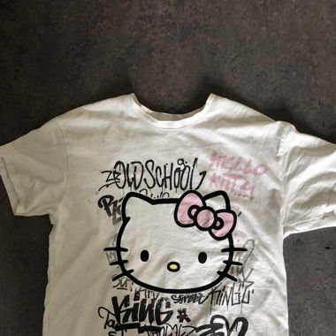 Hellokitty T shirt