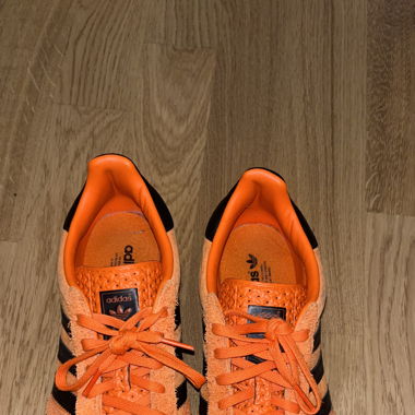 Adidas Gazelle orange