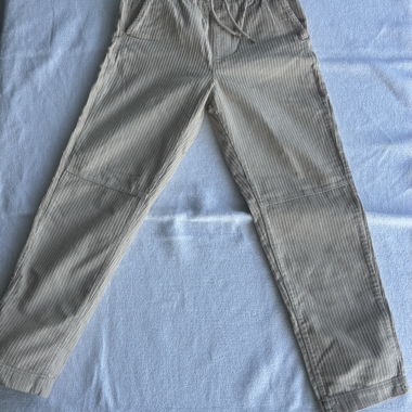 Pantaloni in velluto a coste beige Bershka