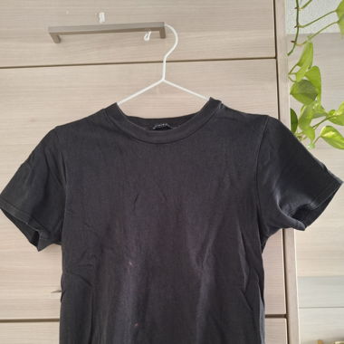 Schwarzes T-Shirt