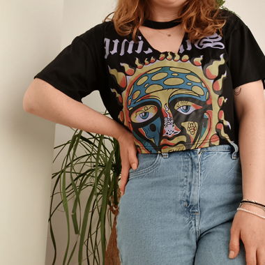 Crop T-Shirt with V-Nack