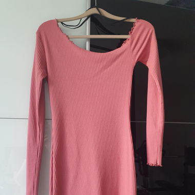 Vestito con Volant Rosa