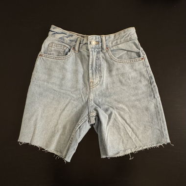 Kurze Jeans-Hose Gr. 32 von Bershka