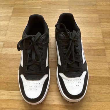 Schwarze Puma Sneaker Rebound LayUp Low
