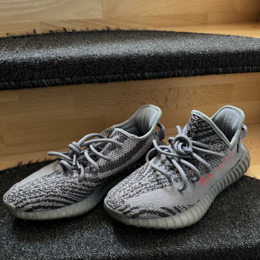 Yeezy beluga v2