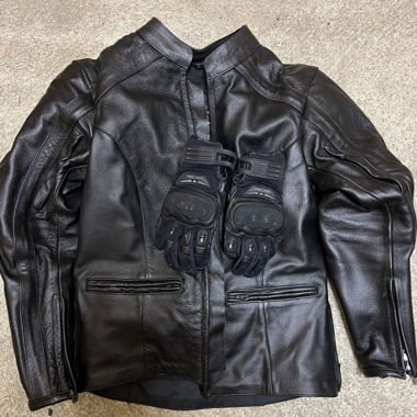 Veste moto en cuir avec gants taille S