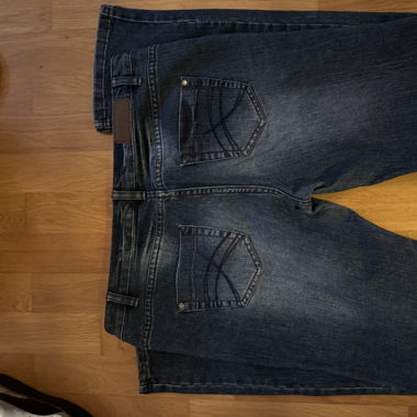 Lässige Hüft-Jeans
