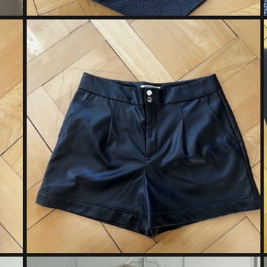 Schwarze High-Waist Shorts