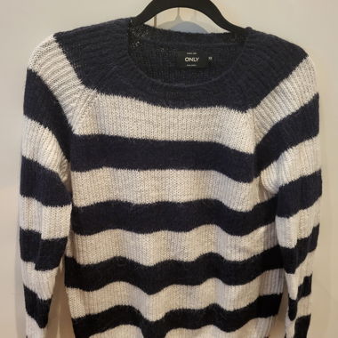 Gestreifter Pullover