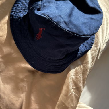 Bucket hat