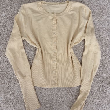 Cardigan sottile giallo con bottoni