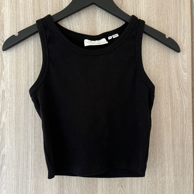Black sleeveless top