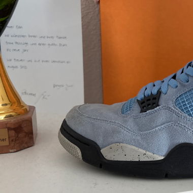 Jordan 4 University Blue
