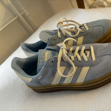 Adidas Gazelle in babyblau