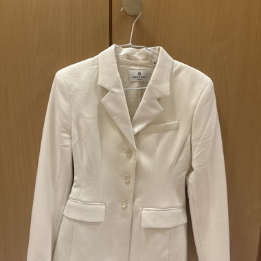 Aritzia weisser Blazer