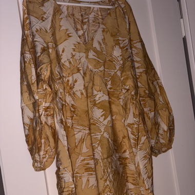 Gemustertes Chiffonkleid