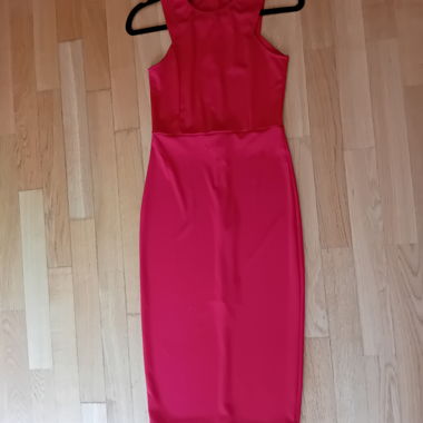 Vestito aderente rosso fragola