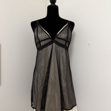 Nuisette in rete nera e beige