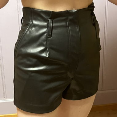 Kurze Lederhose