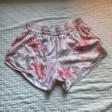 Pantaloncini sportivi floreali rosa
