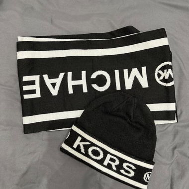 Selling Michael Kors scarf and beanie set