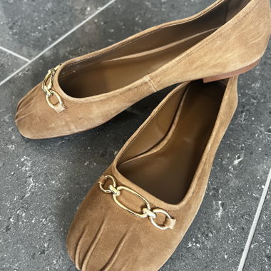 Mocassins plats en daim marron Mango