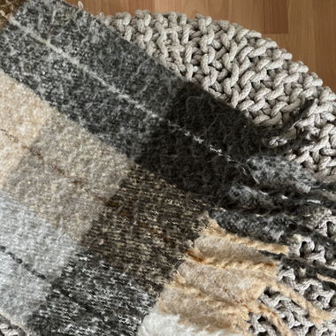 Brownish warm&cozy scarf