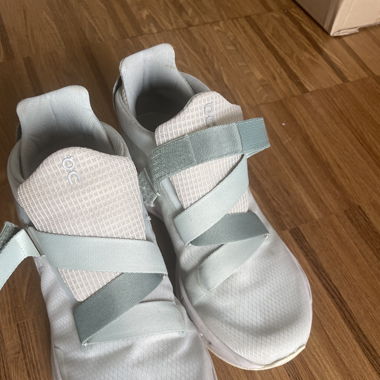On Cloud Cloudnova Wrap Low Top Sneakers