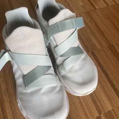 On Cloud Cloudnova Wrap Low Top Sneakers