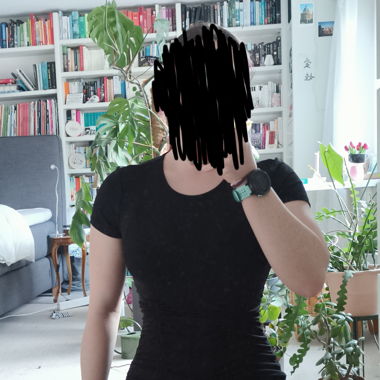 Schwarzes Kleid