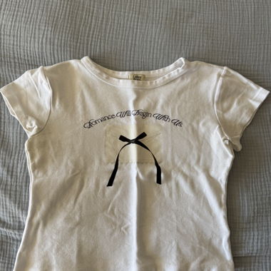 White graphic crop T-shirt