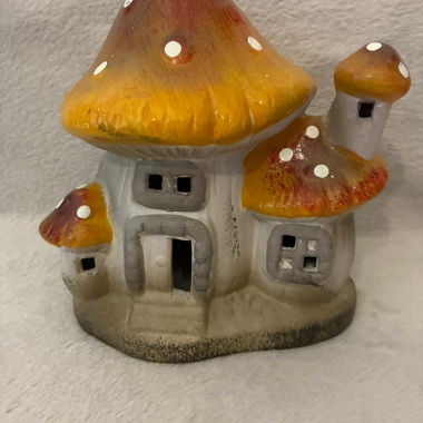 Decorazione a forma di casetta di fungo