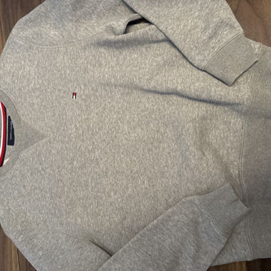 Tommy Hilfiger sweater