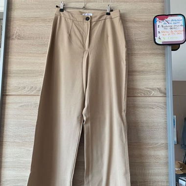 Beige Wide-Leg Hose von Bershka