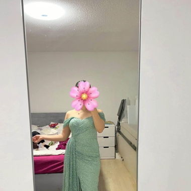 Exklusiv Kleid- noch nie getragen