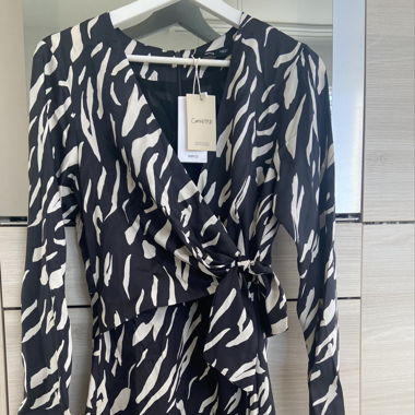 Ungetragenes Mango Kleid