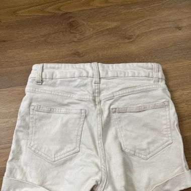 Short Hot couleur crème