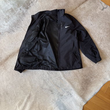 Schwarze Nike Sportjacke