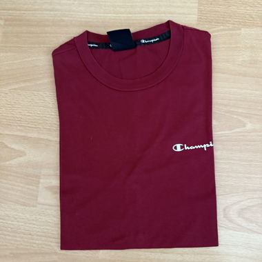 Champion Shirt Size S