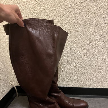 Knee high Italian boots