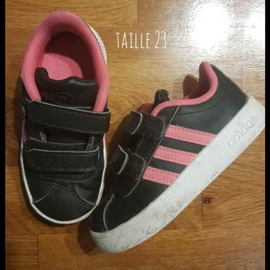 Basket adidas bébé taille 23