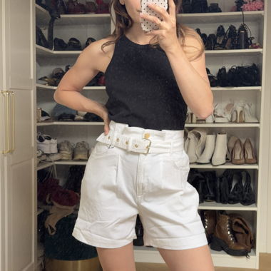 Weisse High-Waist Shorts