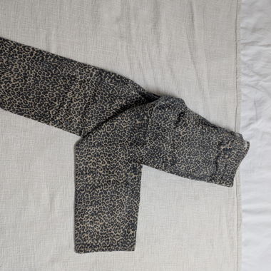 Leoparden-Jeans