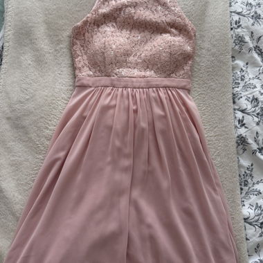 Abito elegante rosa in pizzo di Jake’s