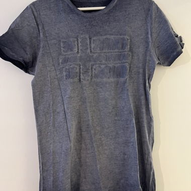 T-shirt bleu avec logo