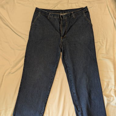 Jean bleu foncé sans marque Taille 40 comme neuf