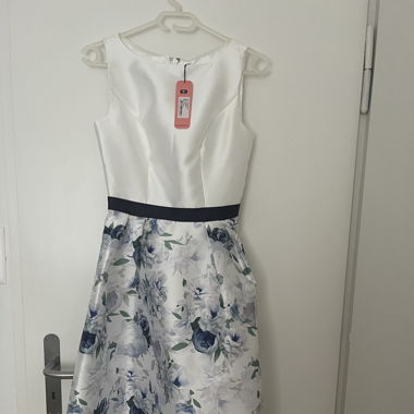 Elegantes Kleid 34