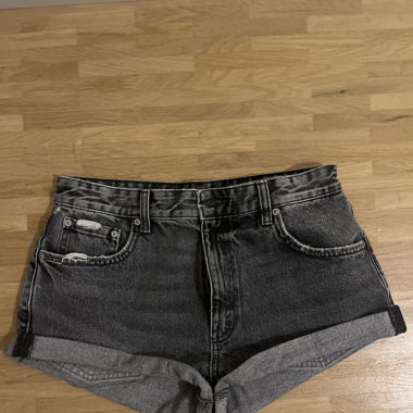 Short 40